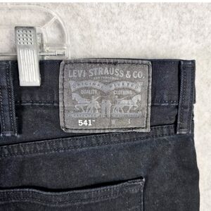 Levi's 541 Black 🖤 Jeans (48x32)
